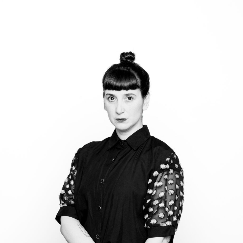 Novedad de Vísceras Editorial:La ruta del fuego: la distopía donde el terraplanismo se vuelve realidad 